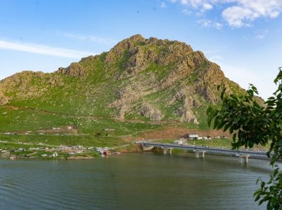 Breathtaking view of a mountain and lake in Kurdistan, perfect for nature enthusiasts and travelers.
